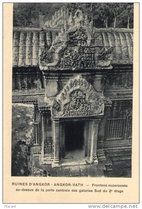 6903   Cambogia    Ruines D"Angkor-Vath  Frontons  Superposes  Au-dessus  De La   Porte  Centrale  Des  Galeries  NV - Cambogia