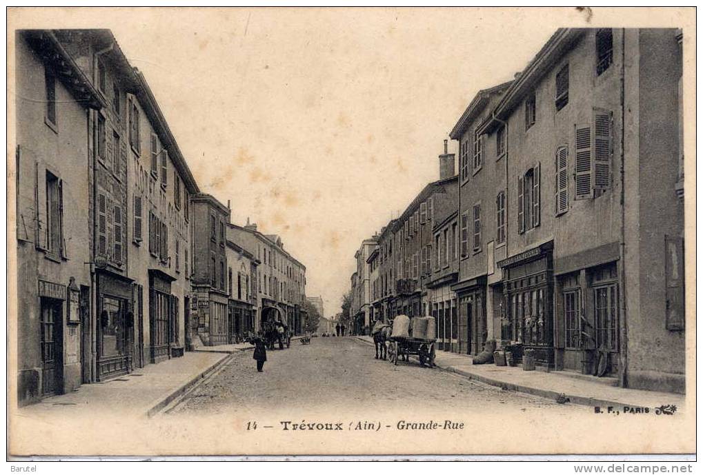 TREVOUX - Grande Rue - Trévoux