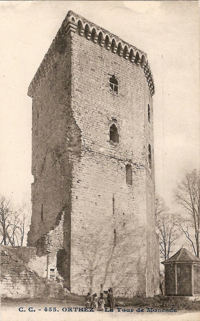 64 - Orthez - La Tour De Moncade - CC 455 (animée - Non Circulée) - Orthez