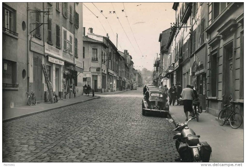 OULLINS - La Grande Rue (belle Animation Moto Et Automobile) - Oullins