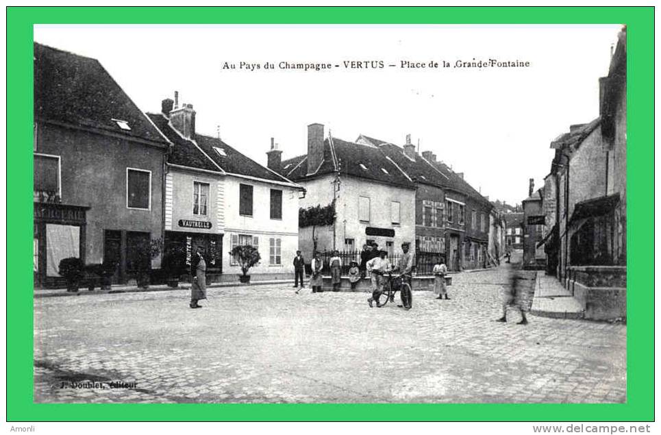 51. MARNE - VERTUS. Place De La Grande Fontaine. - Vertus