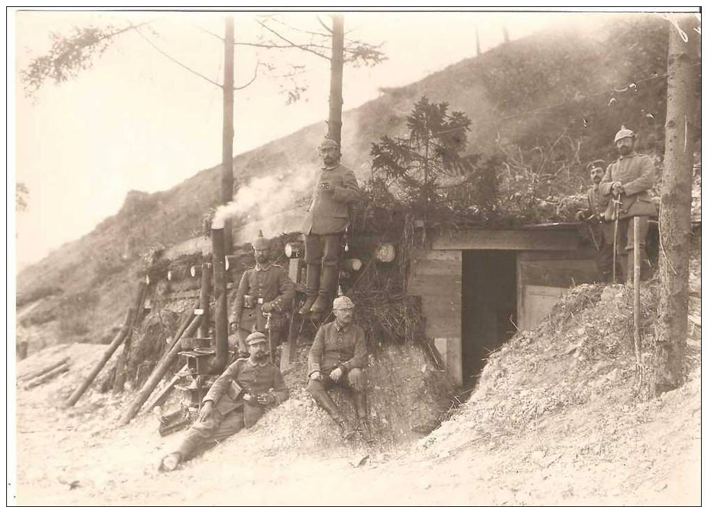 Photo Original 17*12 Cm Soldats Allemands  Equipement Sabre  Refuge A St Saint Laurent Blangy Texte Au Dos - Guerre 1914-18