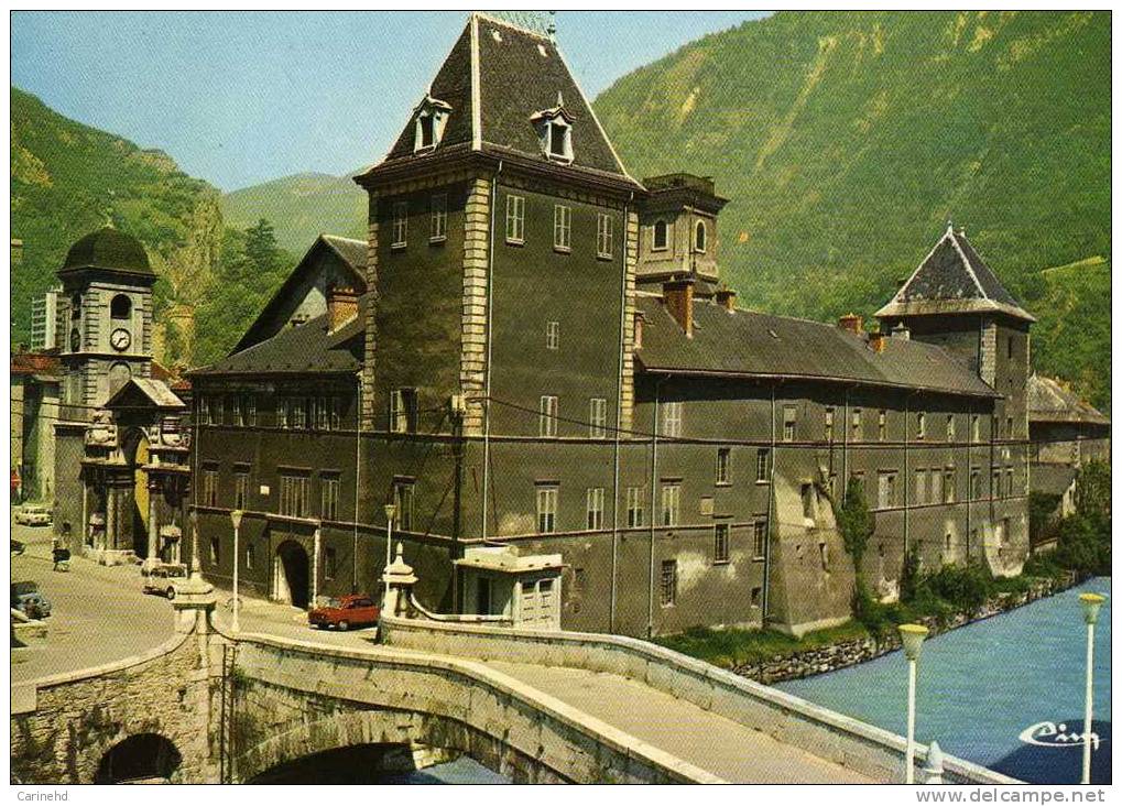 MOUTIERS EVECHE ET VIEUX PONT - Moutiers