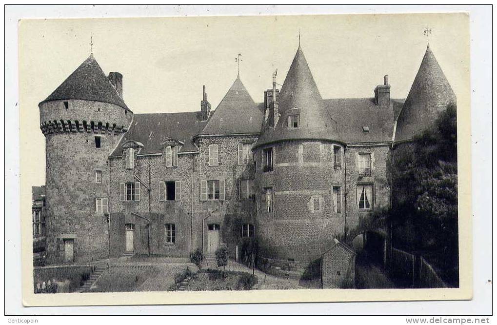 Q16 - GACE - Le Château - Façade Occidentale - Gace