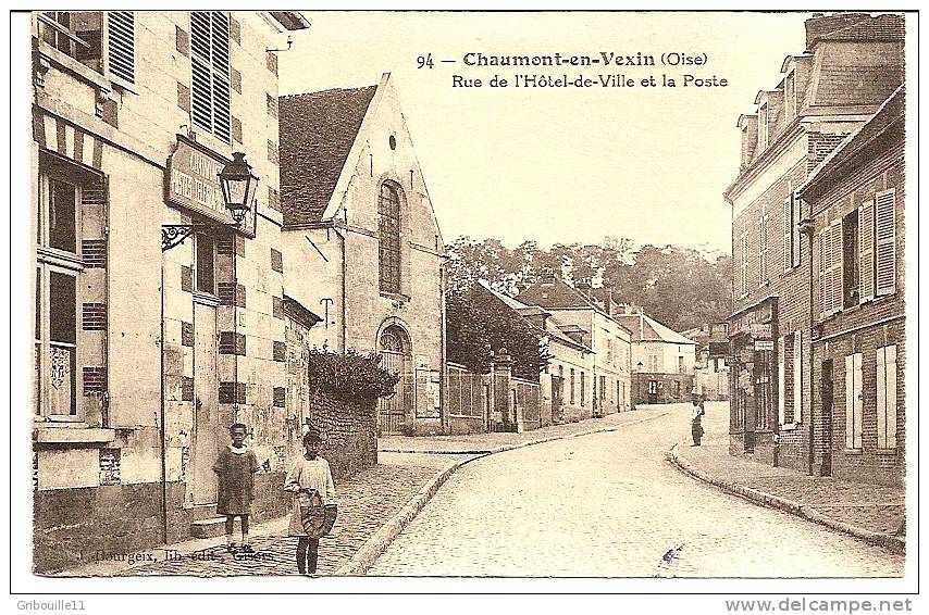 CHAUMONT EN VEXIN - *RUE DE L´HOTEL DE VILLE Et LA POSTE Avec Librairie BOURGEOIS *- Editeur : J.BOURGEIX De Gisors N°94 - Chaumont En Vexin