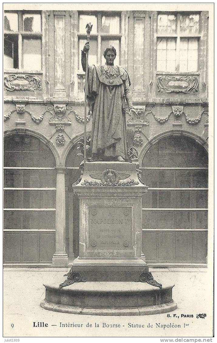 LILLE ..-- 59 . NORD ..-- Intérieur De La Bourse . Statue De Napoléon . - Lille