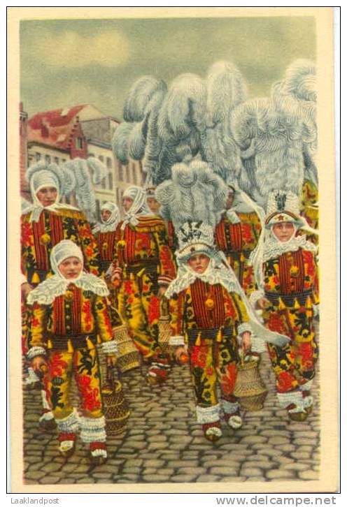 FOLKLORE BELGE VINTAGE CARD ISSUED BY COTE D'OR CHOCOLATE; BINCHE, Groupe De Gilles - Heilige Plaatsen