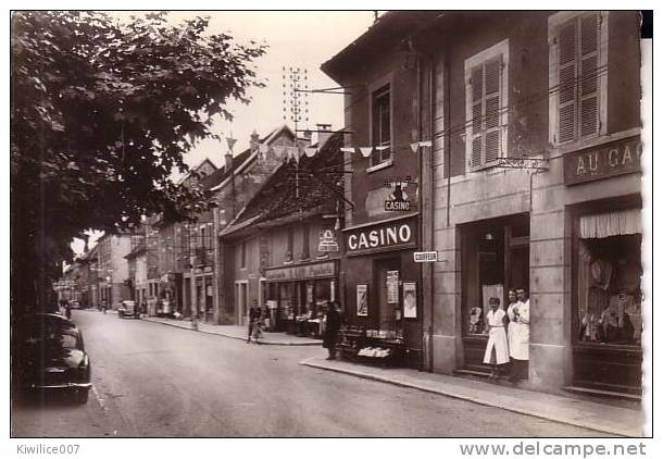 LES AVENIERES - GRANDE RUE - [38] ISERE Cpsm  CASINO   COIFFEUR - Les Avenières