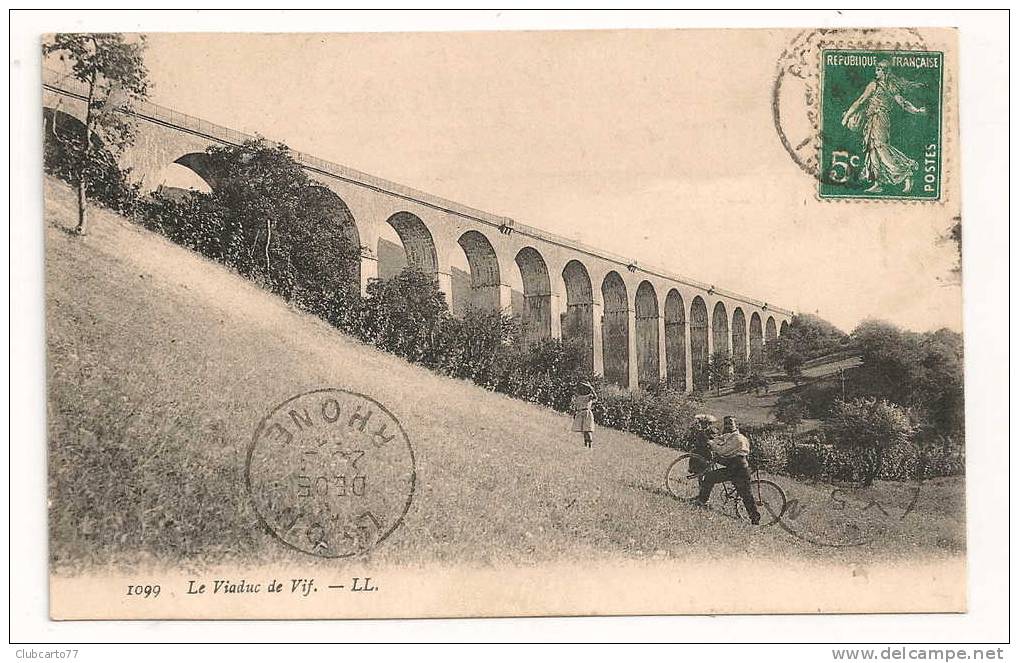 Vif (38) : Le Viaduc En 1910 (animée). - Vif