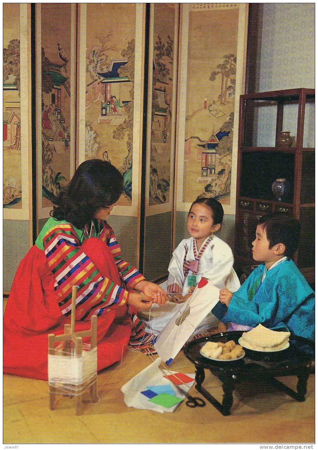 CPM    COREE         FAMILY EFFORT IN TRADITIONAL CRAFT - Korea, South
