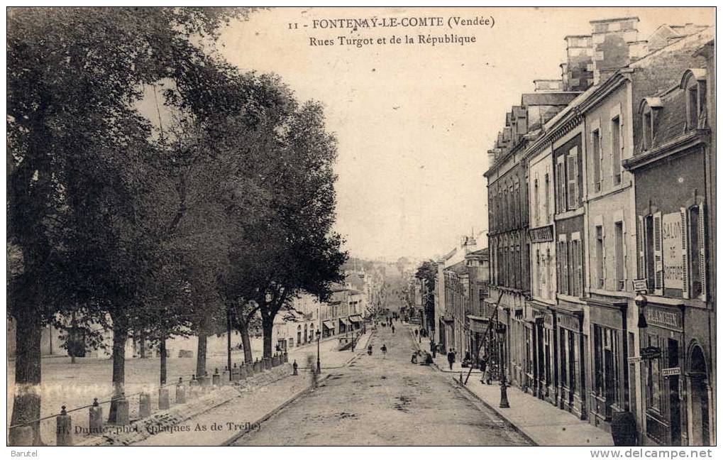 FONTENAY LE COMTE - Rues Turgot Et De La République - - Fontenay Le Comte