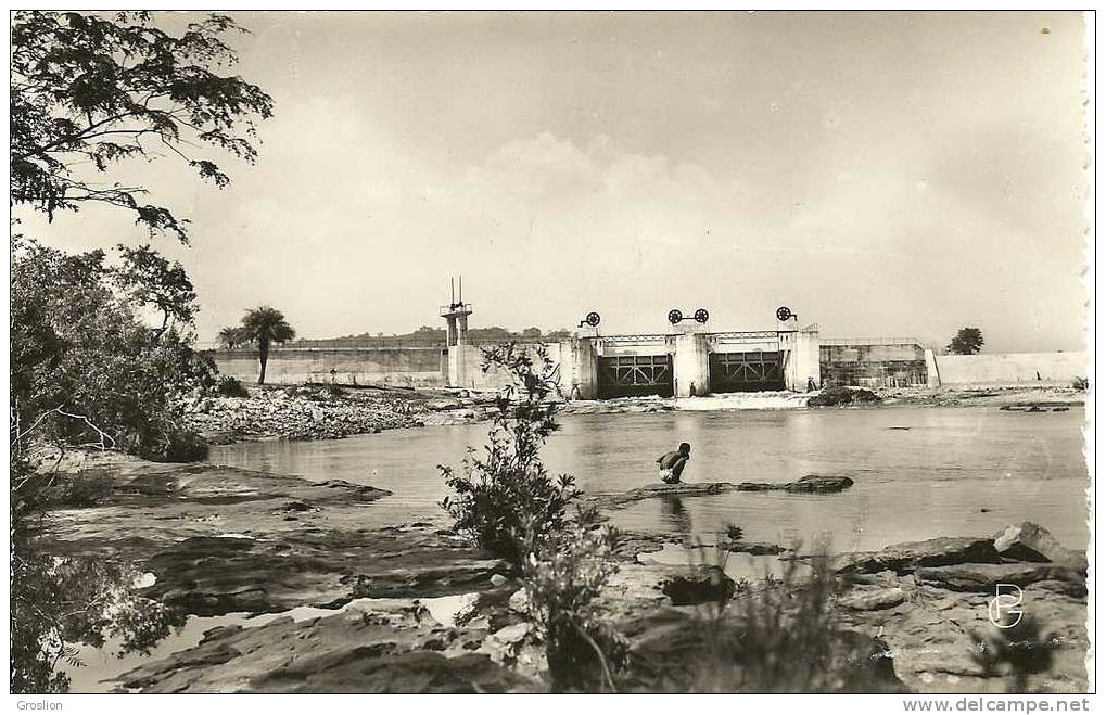 ENTRE CONAKRY ET KINDIA LE BARRAGE DE GRANDES CHUTES N° 289 - Guinée Française