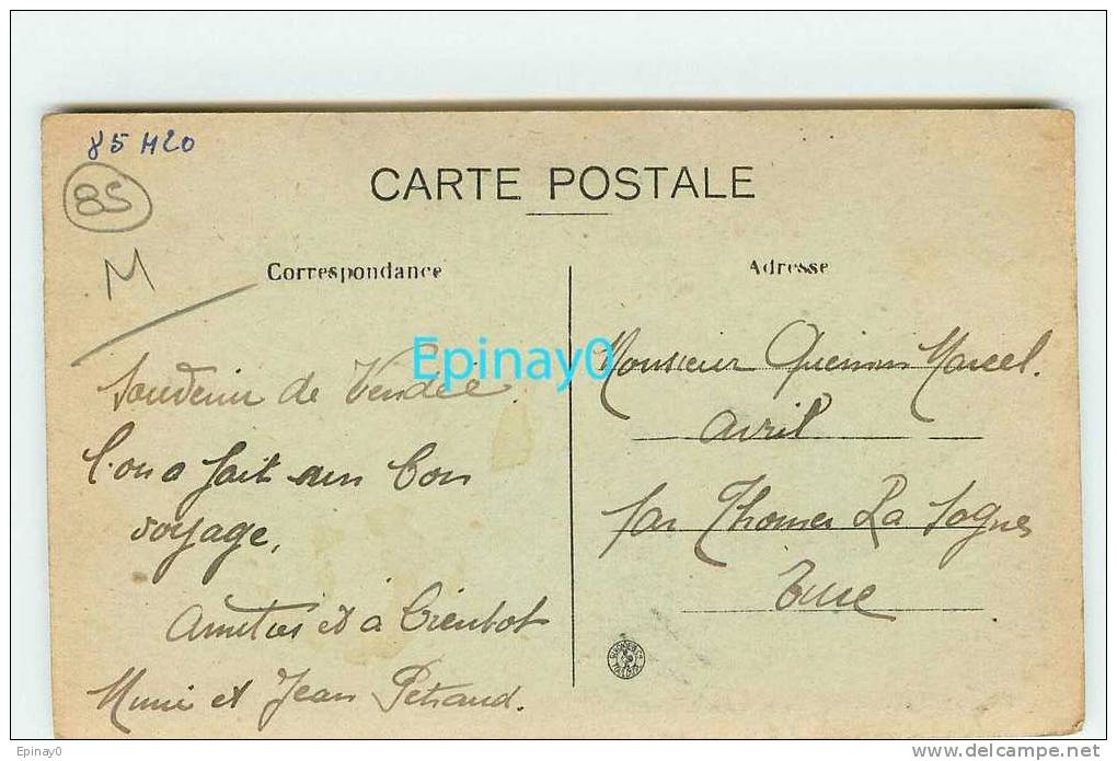 B - 85 - MAILLEZAIS - Rue Animée - édit. Bergevin - Maillezais