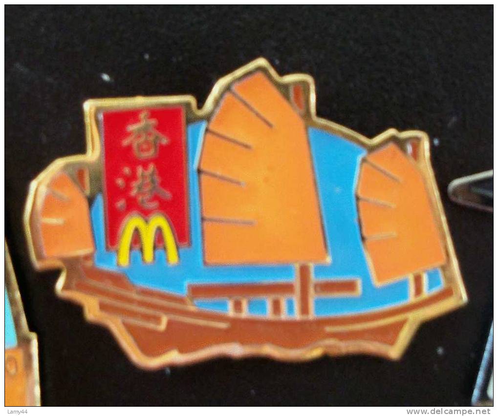 Pin´s Mc Donald´s Chine Signé Arthus Bertrand - Arthus Bertrand