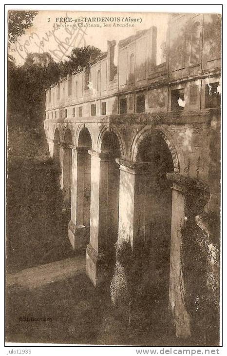 FERE - EN - TARDENOIS ..-- 02 . AISNE ..-- Le Vieux Château , Les Arcades . - Fere En Tardenois