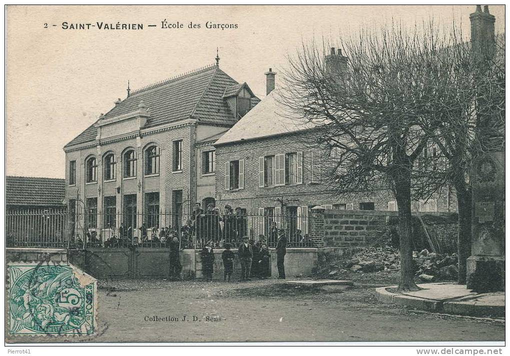 SAINT VALERIEN - Ecole Des Garçons - Saint Valerien