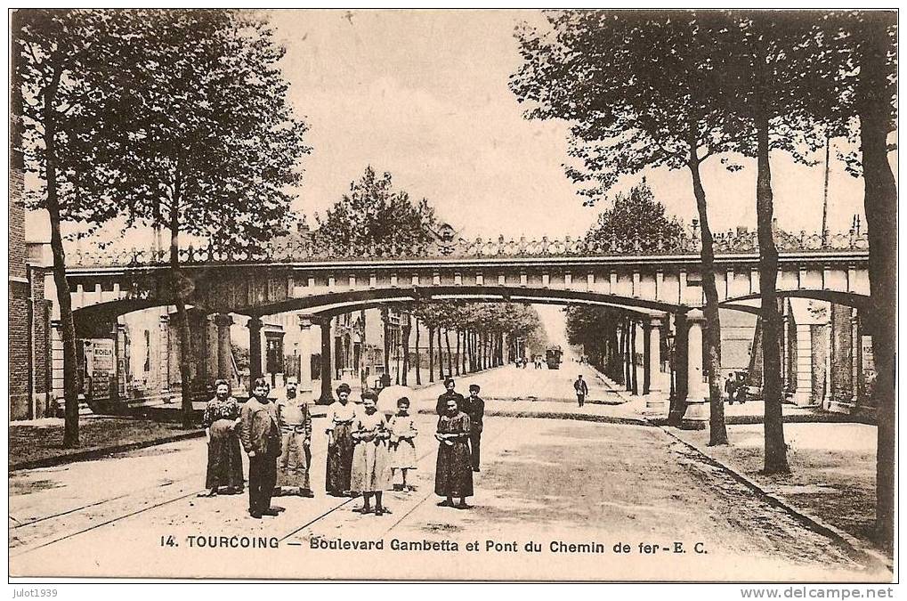 TOURCOING ..-- 59 . NORD ..-- Boulevard Gambetta Et Pont Du Chemin De Fer . Très Animée . - Tourcoing