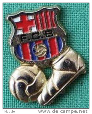 FC BARCELONE - ESPAGNE - FOOTBALL - FOOT - SOULIER - BALLON - Football