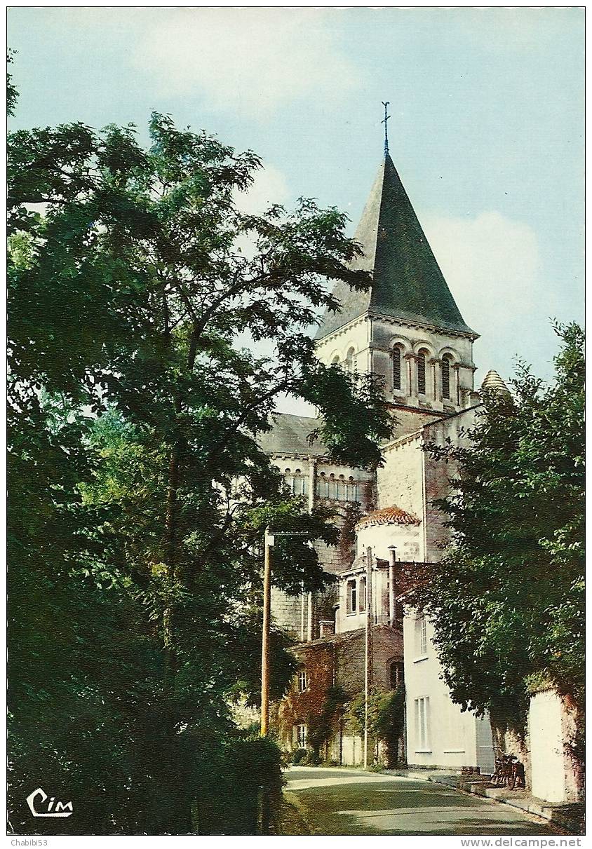 85 - MAREUIL-sur-LAY - La Vieille Rue Du Puits Sans Tour Et L'Abside De L'Eglise Romane - Mareuil Sur Lay Dissais