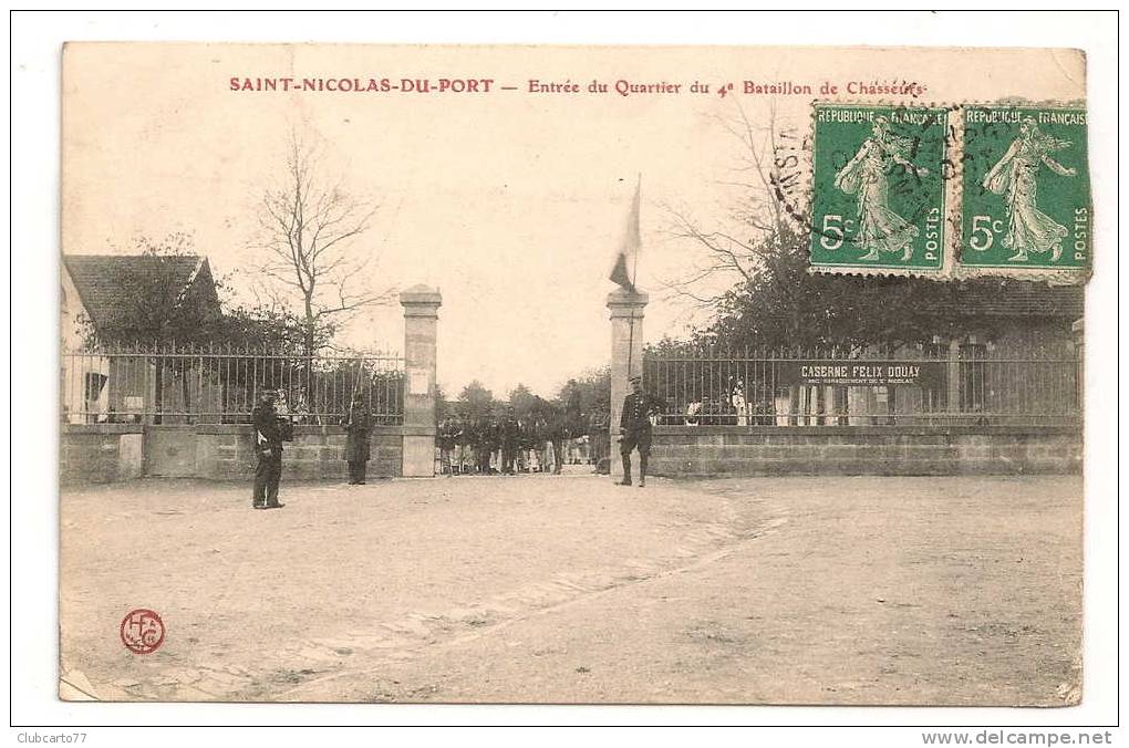 Saint-nicolas-du-Port (54) : L'Entrée De La Caserne Félix Doulay, Quartier Du 4ème Bataillon En 1923 (animée). - Saint Nicolas De Port