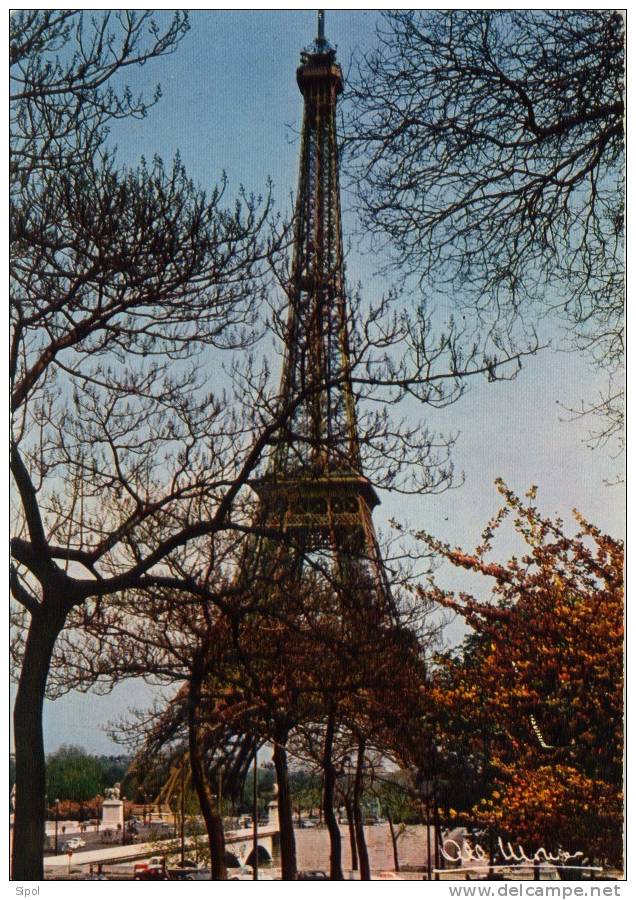 Paris  10 020  - La Tour Eiffel   (  Editions Albert Monier) Non Circulé 1965/70 Env - Monier