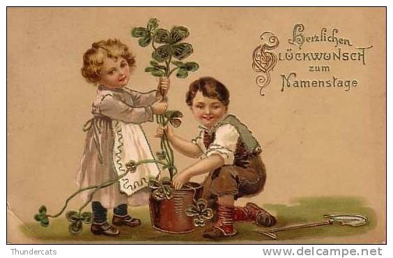 CPA EN RELIEF PETITE GARCON ET FILLE  TREFFLE  ** EMBOSSED LITTLE BOY AND GIRL SHAMROCK - Autres & Non Classés