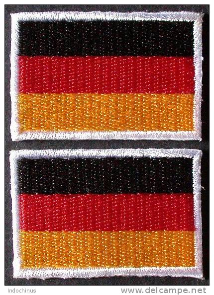 Patchs / Ecussons  2 Drapeaux  3 X 4,4   ALLEMAGNE  GERMANY  DEUTSCHLAND  ALEMANIA  GERMANIA  PORT  OFFERT - Banderas