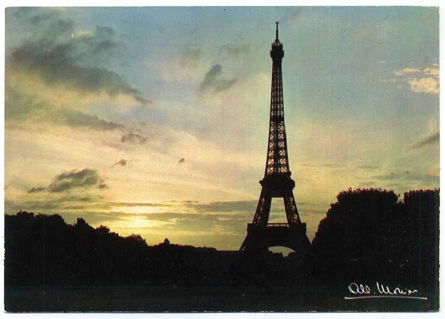 Photographe : Albert Monier. PARIS. La Tour Eiffel Au Crépuscule. - Monier