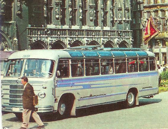 BRUXELLES MARCHE DES FLEURS BRUSSEL BLOEMENMARKT BRUSSELS FLOWER MARKET Autobus Autocar Bus Car     061 - Marktplaatsen