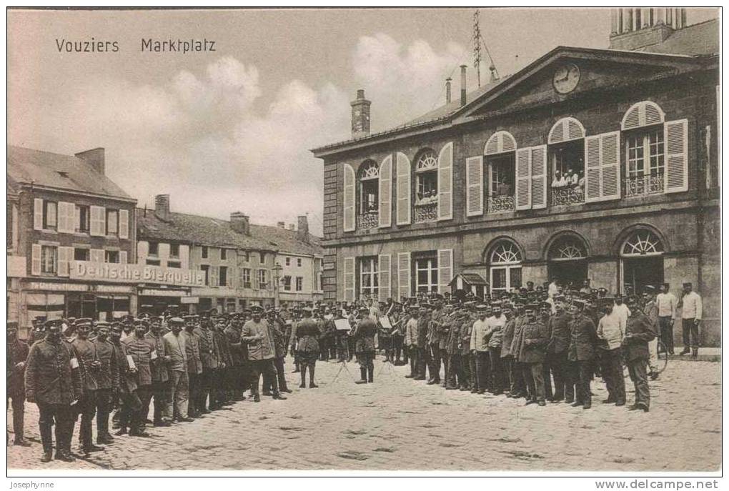 Ardenne Française. Vouziers Marktplatz. Très Belle Animation - Guerre 1914-18