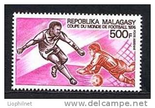 MADAGASCAR 1974, COUPE MONDE FOOTBALL, 1 Valeur, Neuf / Used. R214 - 1974 – Allemagne Fédérale