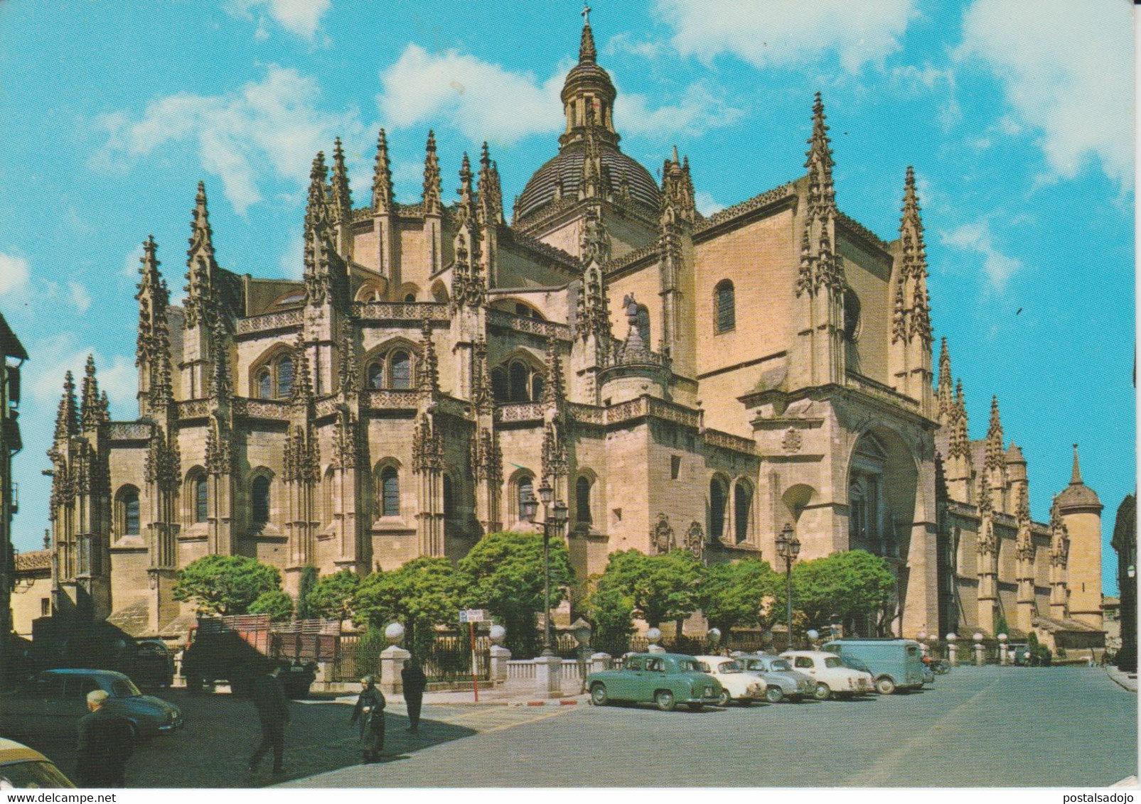 (P122) SEGOVIA. LA CATEDRAL. VOITURES. OLD CARS ... UNUSED - Segovia