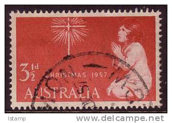 1957 - Australian Christmas 3.5d SCARLET CHILD Praying Stamp FU - Gebraucht