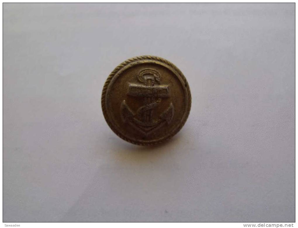 BOUTON - MILITAIRE - ANCRE MARINE - R.S.&6 - 1939  - 25 Mm DE DIAMETRE - Buttons