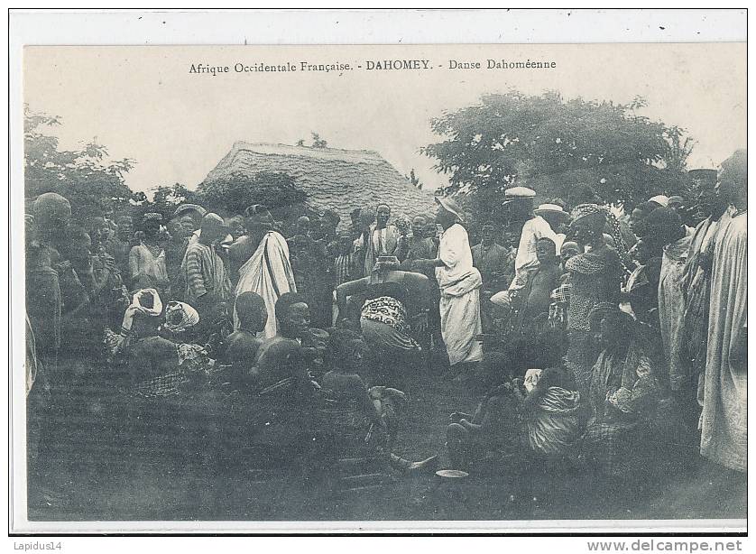 U 504 / CPA  AFRIQUE - DAHOMEY   DANSE DAHOMEENNE - Dahomey