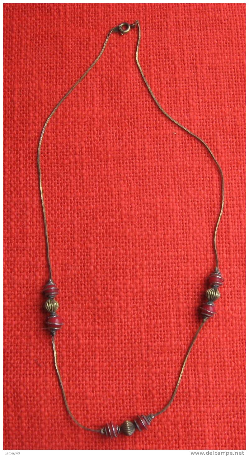 1 Collier Fantaisie - Necklaces/Chains