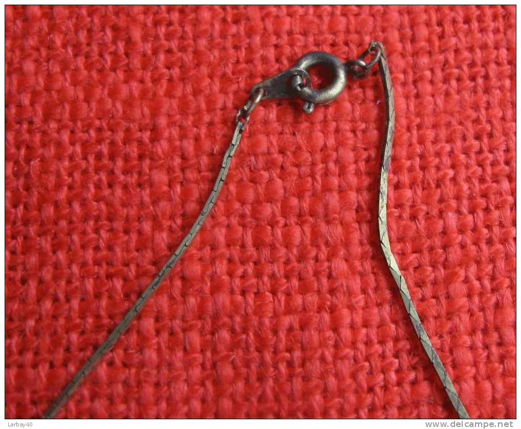 1 Collier Fantaisie - Halsketten