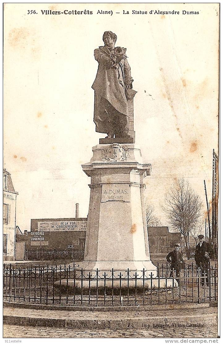 02  Villers Cotterets -  La Statue D,alexande  Dumas  ( Pli Milieu ) - Villers Cotterets