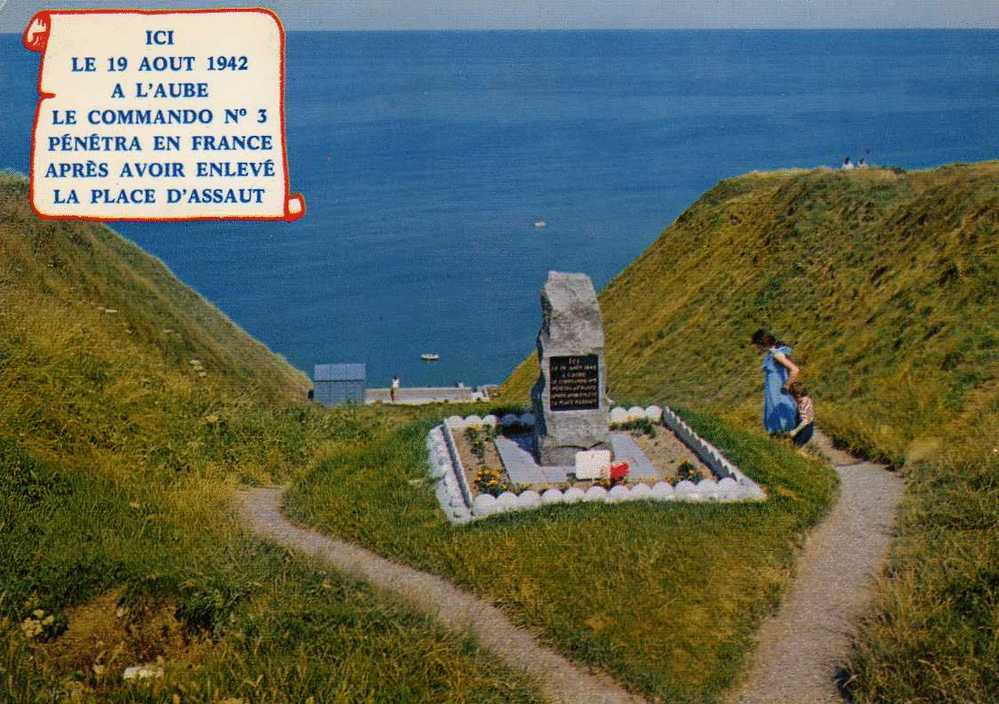 ST MARTIN PLAGE MONUMENT COMMEMORANT LE DEBARQUEMENT DES CANADIENS - Saint-Martin-de-Boscherville