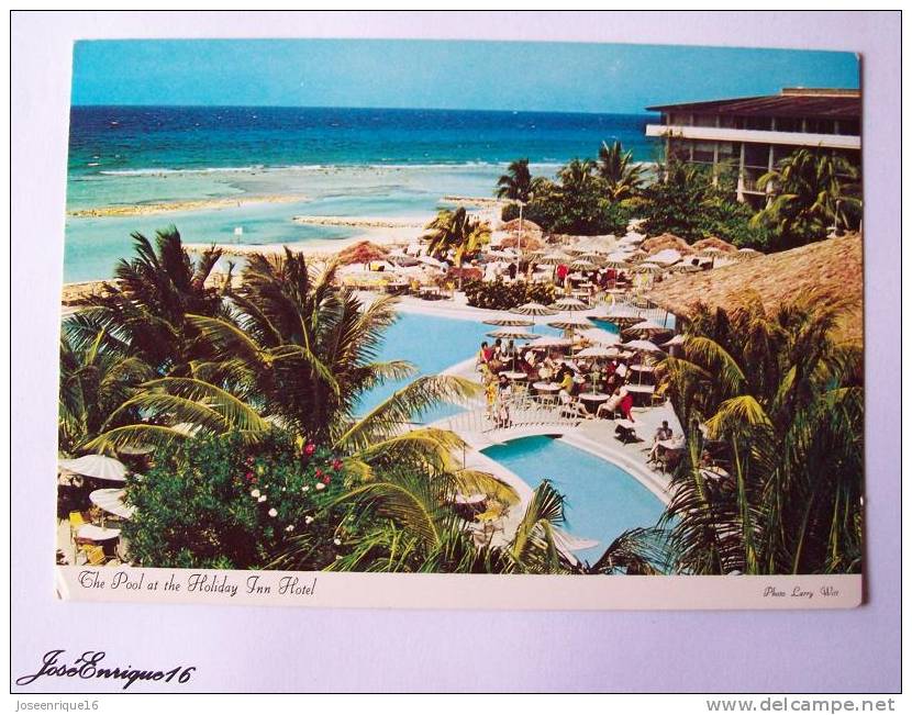 THE POOL AT THE HOLIDAY INN HOTEL. PHOTO LARRY WITT. JAMAICA 1973 - Other & Unclassified