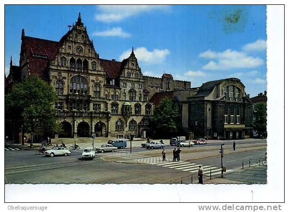 BIELEFELD RATHAUS UND STADTTHEATER VOITURES VELOS ANIMATION - Bielefeld