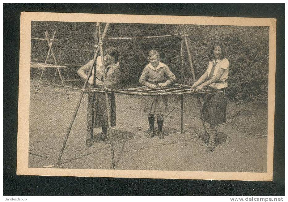 Scoutisme - Construction D´un Vaisselier ( Animée Scout Scoute Fédération Française Des Eclaireuses N°8) - Padvinderij