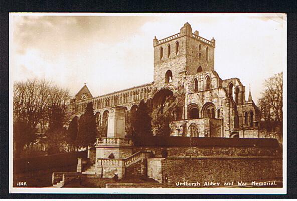 RB 570 - Real Photo Postcard Jeburgh Abbey And War Memorial Roxburghshire Scotland - Roxburghshire