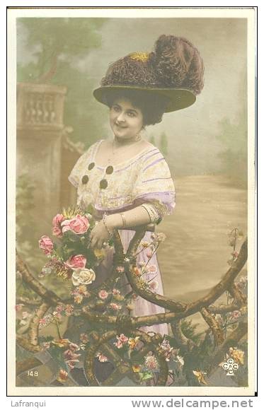 THEMES - Ref C105- Mode -chapeau - Chapellerie - Portrait De Femme Au Chapeau  -carte Bon Etat - - Mode