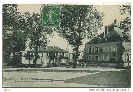 Montcoutant Place De L'hospice Et Entree De L'avenue - Moncoutant