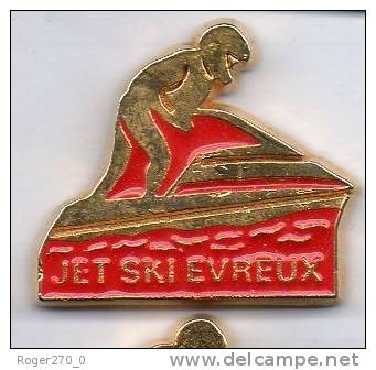 Ski Nautique Jet Ski De Evreux En Rouge - Waterski