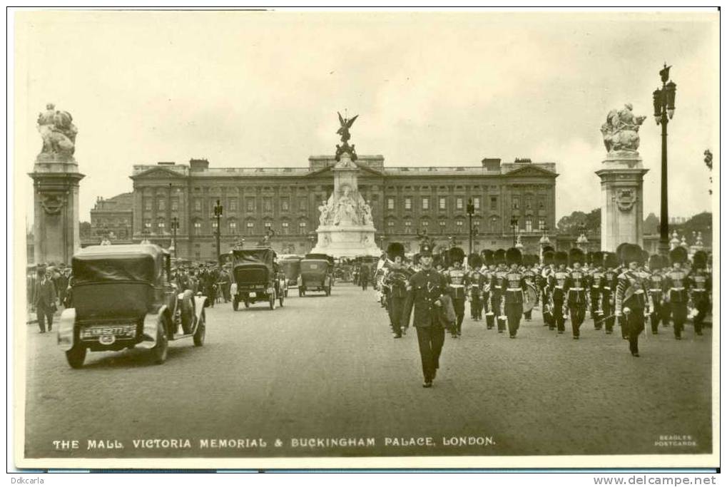 London - The Mall Victoria Memorial & Buckingham Palace - Buckingham Palace