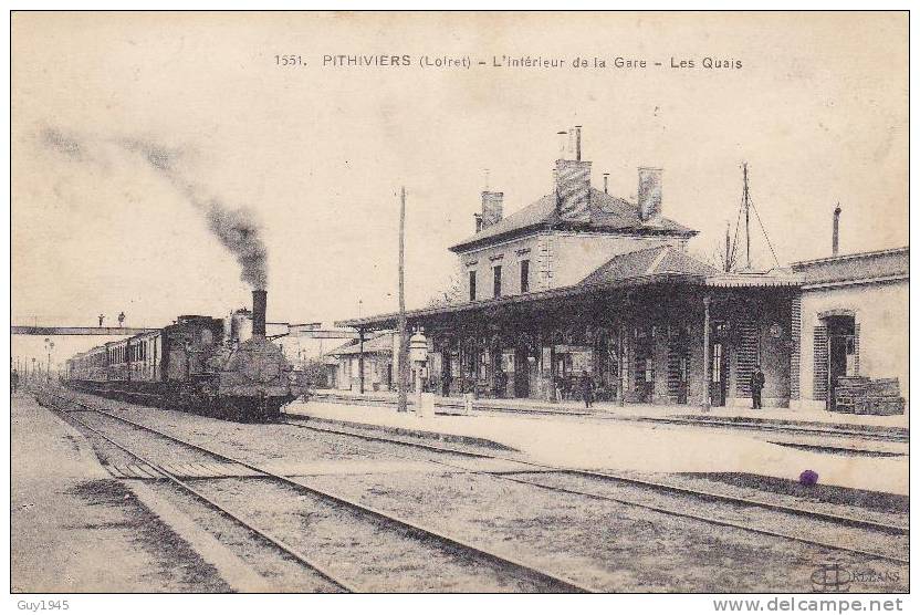 Pithiviers :L' Intérieur De La Gare - Les Quais - Pithiviers