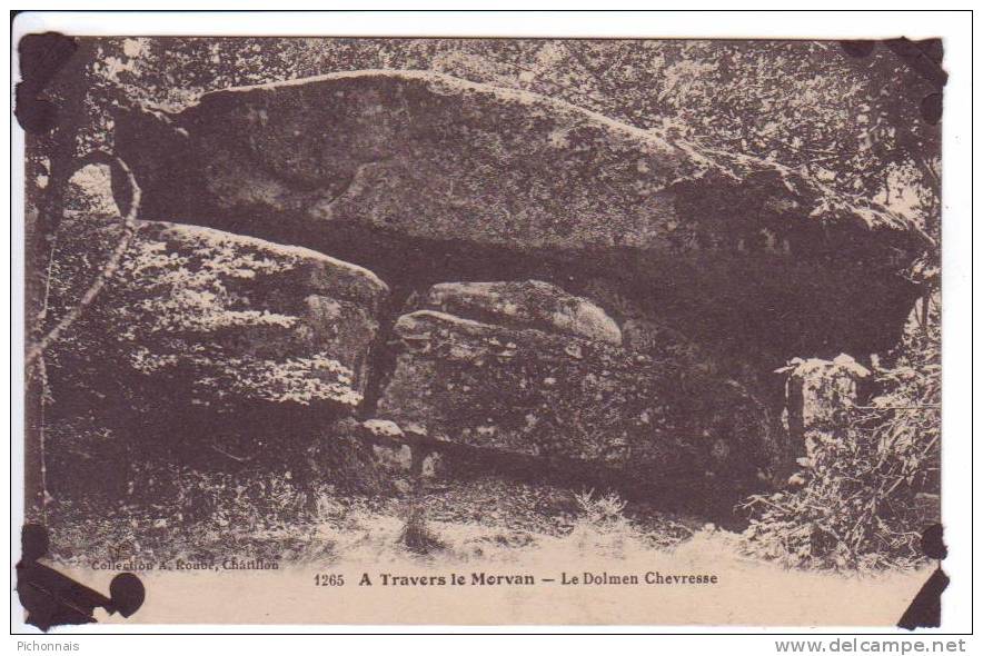 DOLMEN Chevresse A Travers Le Morvan Chatillon - Dolmen & Menhirs