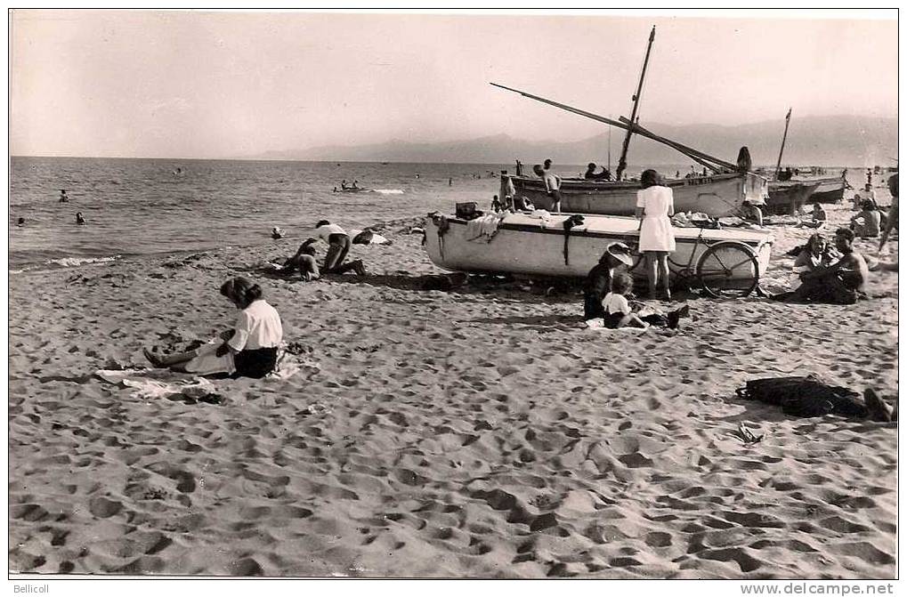 2  CANET PLAGE   (Pyr. Or.)   A L'Heure Du Bain - Canet En Roussillon